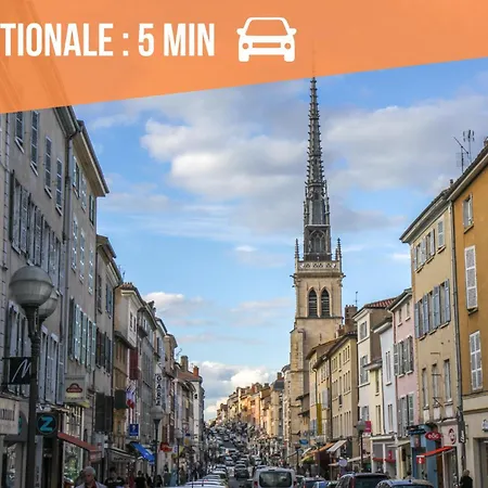 Proche Autoroute Et Parking